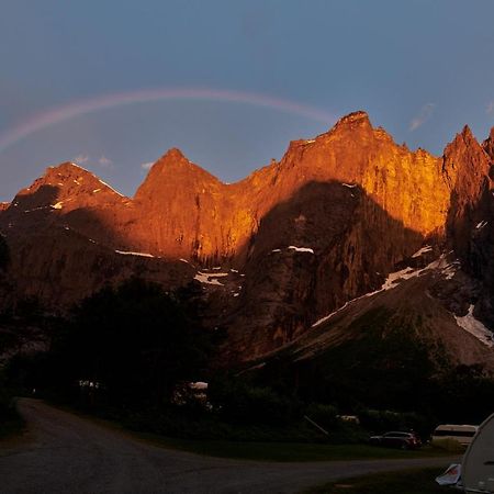 Trollveggen Camping Åndalsnes Екстериор снимка